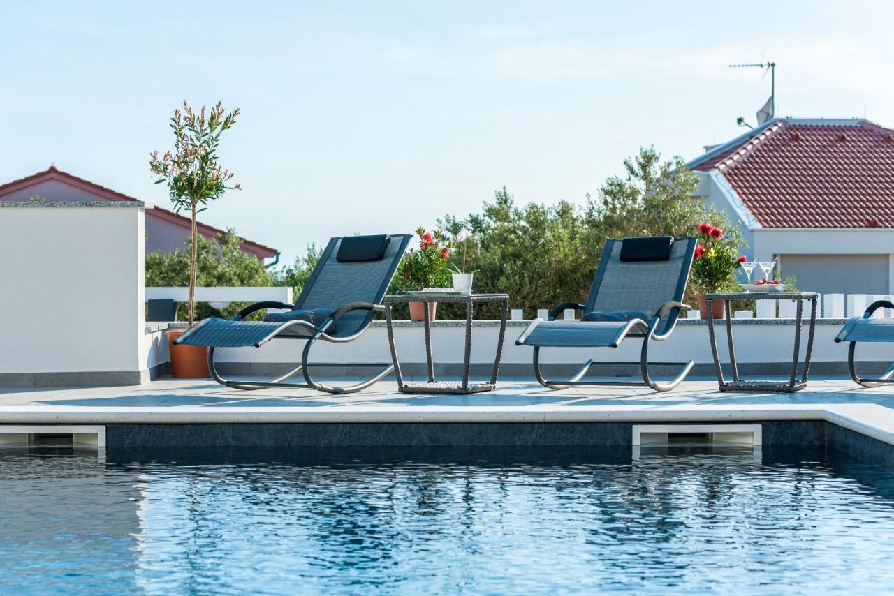 Villa Magnifica Apartments With Pool Novalja Exterior foto