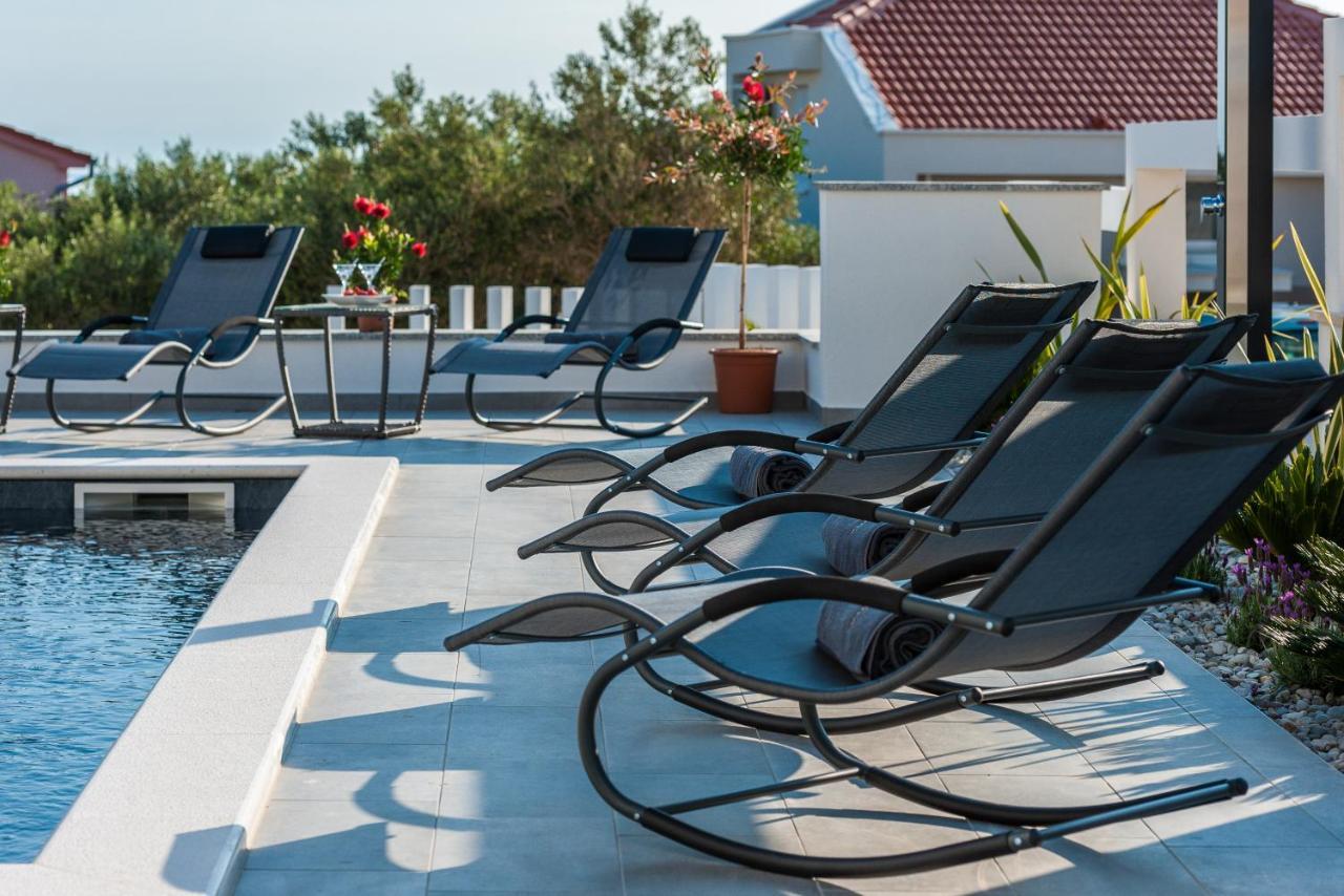 Villa Magnifica Apartments With Pool Novalja Exterior foto